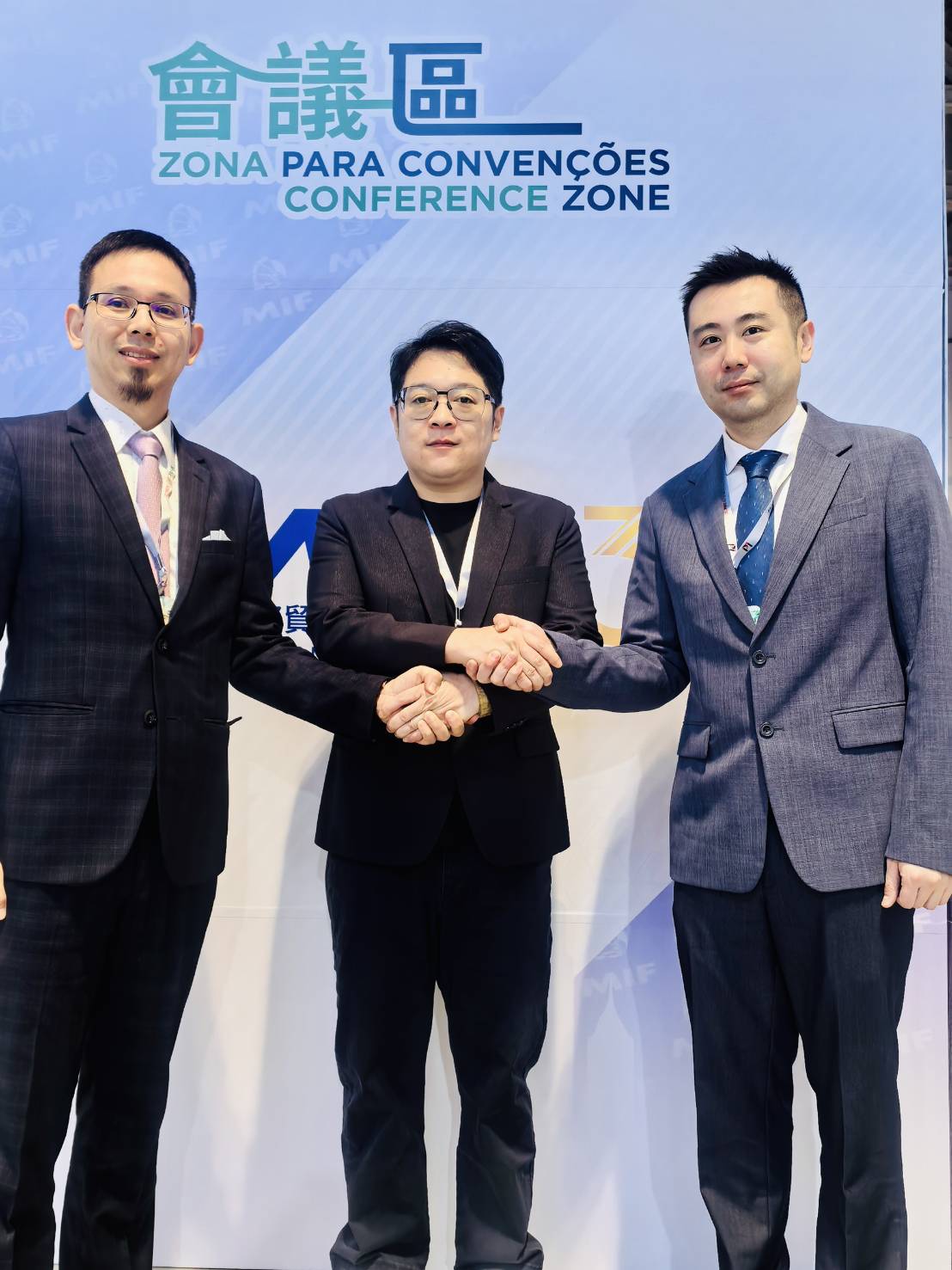 微信图片_20251027115325_2511_90.jpg 微信图片_20251027115325_2511_90.jpg